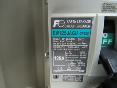 Fuji EW125JAGU-3P125 125A 480V 3-Pole Circuit Breaker Enclosure External Handle