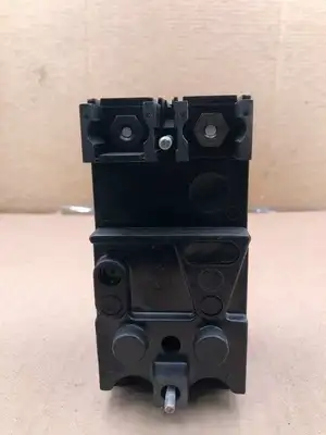 I-T-E 15A 2 Pole Circuit Breaker 480VAC 250VDC EH2-B015