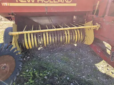 USED 1987 NEW HOLLAND HAYLINER 505