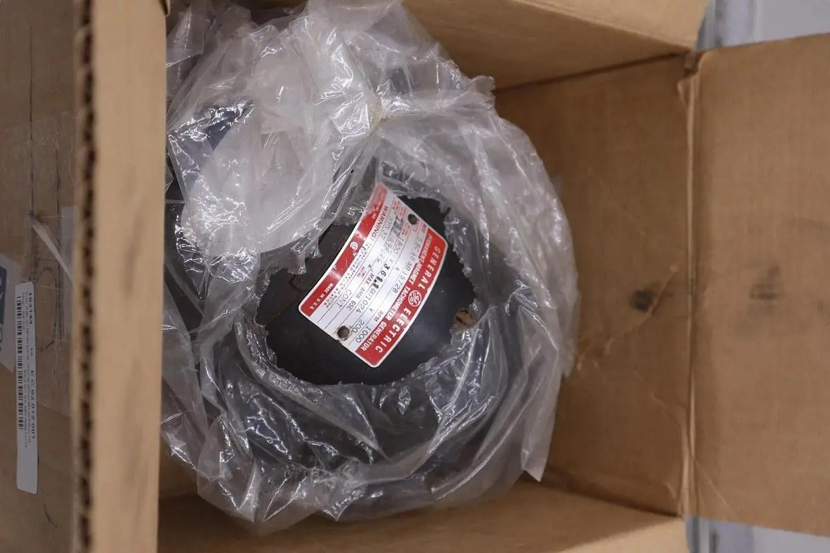General Electric Ge 5BC46AB1572B Dc Tachometer Generator NEW STOCK G261A