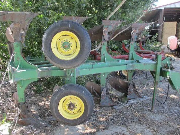 Used ACE _UNKNOWN_ Moldboard Plows GB | Berry Machinery #911071