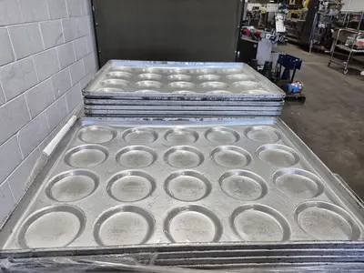 American Pan 20-Pocket Hamburger Bun Pan