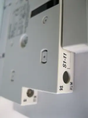 USED Allen-Bradley 100-D300