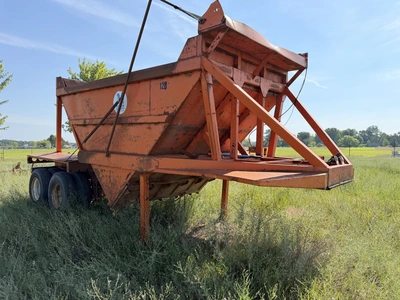 Used GRAVEL SPREADER _UNKNOWN_ Misc Spreaders Michigan US | Miedema Asset Management Group #1320840