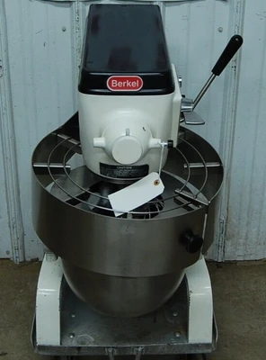 142-0849 Berkel Blakeslee 20 Qt Mixer w/ Bowl, Wire Whip, Flat Beater, & Hook