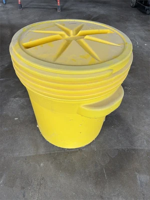 Used ULINE "S-18303" Janitorial Equipment Texas US | MachineryMax #1488326