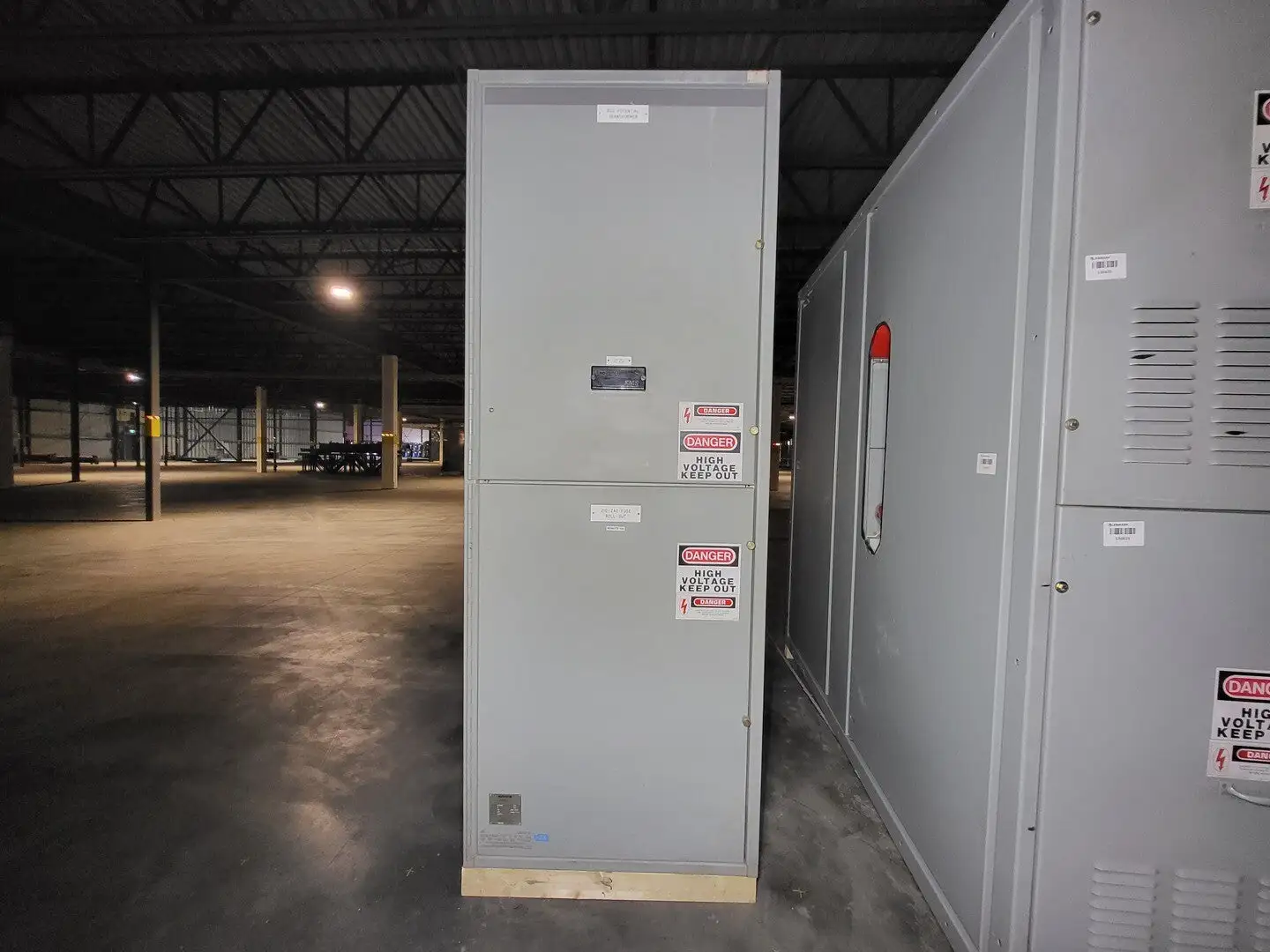 Zig-Zag Transformer Fuse Rollout, 4160Volts 3000 Amp