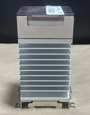NEW Omron G3PE-215B-3N