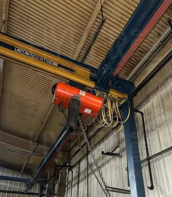 USED GORBEL 1 TON FREESTANDING CRANE