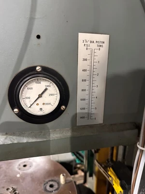 DENISON 6TON HYDRAULIC PRESS W/ INDEX TABLE
