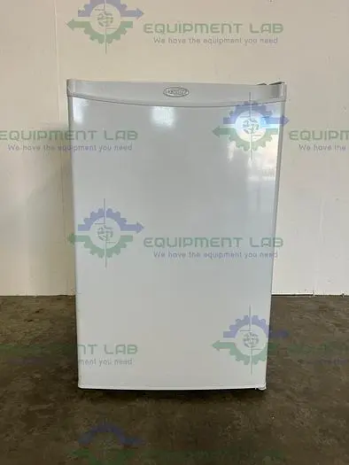 Used DANBY PRODUCTS DUFM032A1WDB UPRIGHT FREEZER 3.2 CU. FT., 115V Freezers California US | Equipment Lab #487962