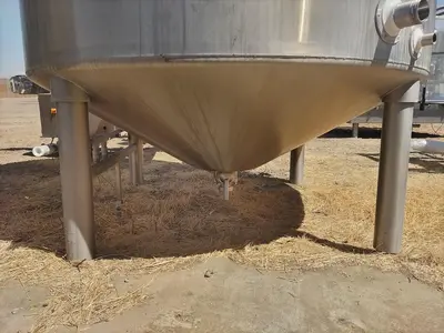 Used 2017 QUALTECH TANK 1000 USG Stainless Steel Tanks California US | Machinery & Equipment #1323241