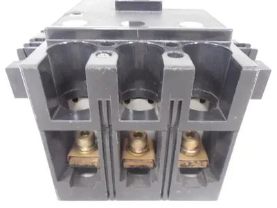 Toshiba S250B No-Fuse Circuit Breaker 250 Amps 600VAC Shunt Trip Used
