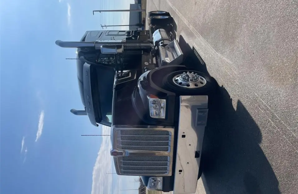 USED 2020 KENWORTH W990