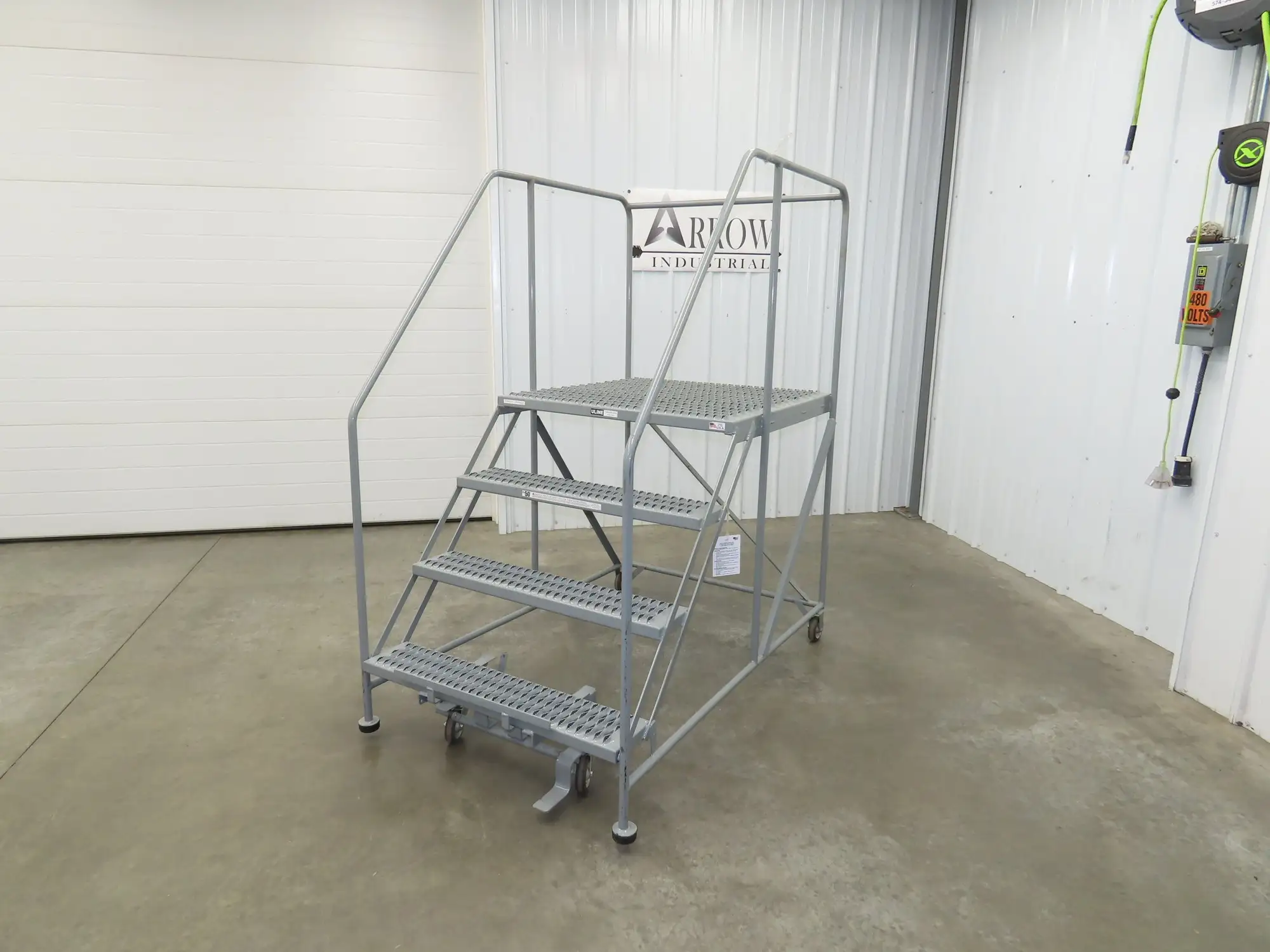 Uline H-1868 Rolling Ladder 4 Step 36" Work Platform 40" Top Step 800lbs Cap