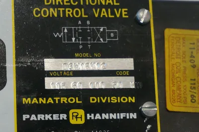 NEW PARKER HANNIFIN D3W1BY12 DIRECTIONAL CONTROL VALVE