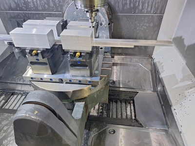 2018 HAAS UMC-750SS 5-AXIS