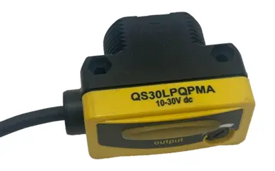NEW BANNER ENGINEERING QS30LPQPMA POLARIZED BEAM W/HARDWARE