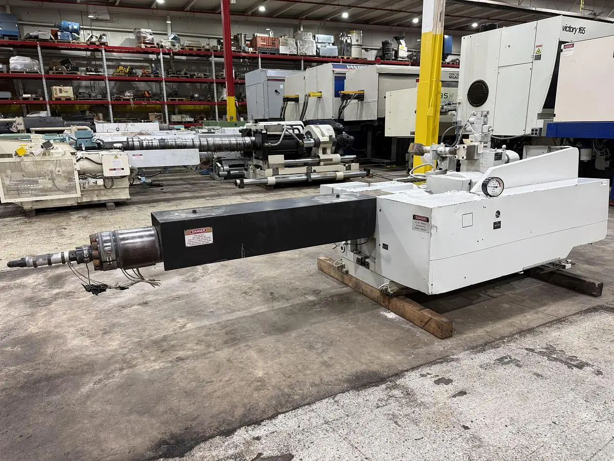 USED TOSHIBA ISF390VLW-19B INJECTION UNIT
