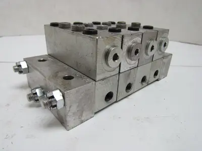 Farval M2500 4-Section Divider Valve Manifold Assembly M2500-20T, 10T, 10S