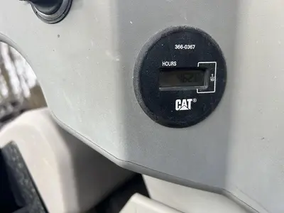 USED 2022 CAT 903D
