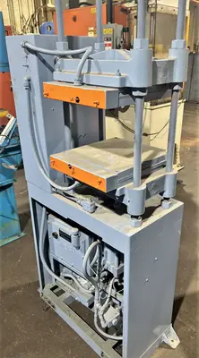 USED 1982 WABASH WABASH 30-15-2TMB PRESS