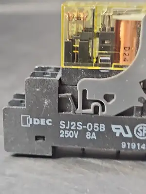 USED IDEC SJ2S-05B