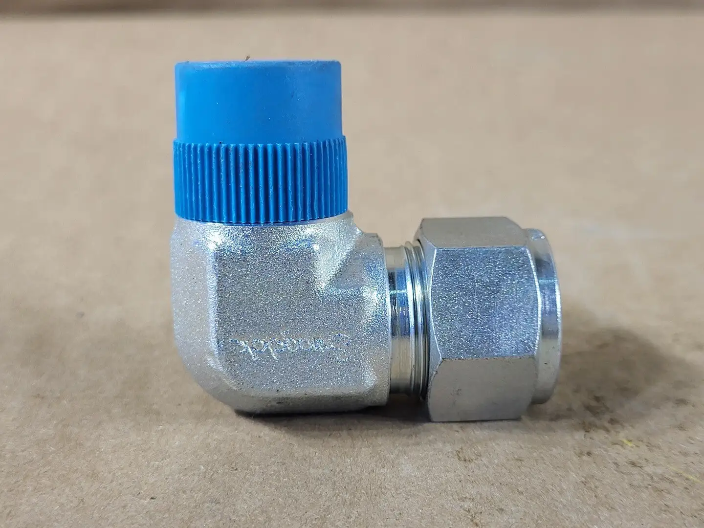 USED SWAGELOK S-810-2-8