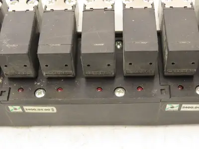 Pneumax OMRB213 Pneumatic Air Manifold Assembly 16 Valves 24vdc 145psi