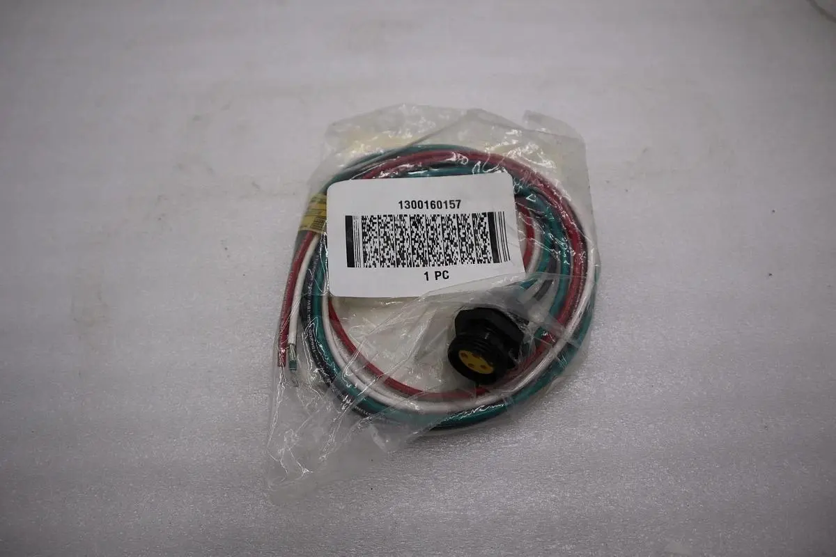 NEW AB Allen Bradley 888N-F4AF1-3F Receptacle 888NF4AF13F CABLE STOCK H1112
