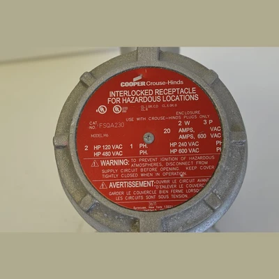 Crouse-Hinds Arktite Plug