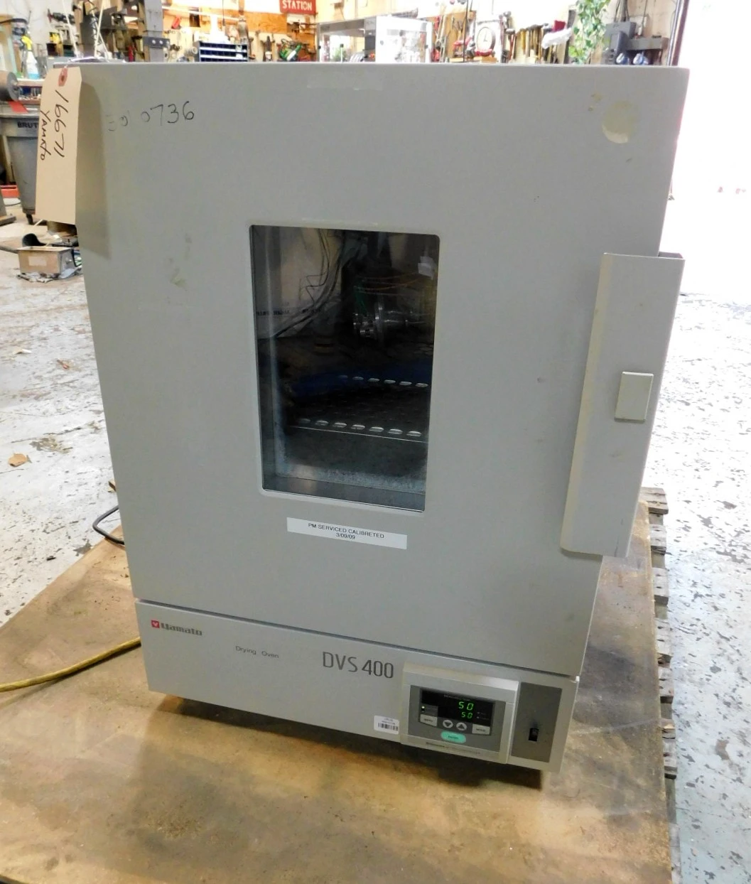 USED YAMATO DRYING OVEN DVS 400