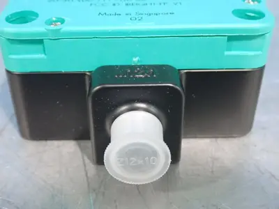 NEW PEPPERL+FUCHS IQH1FPV1