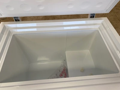 171-0388 41" Solid Top Self Contained Ultra Low Temperature Chest Freezer