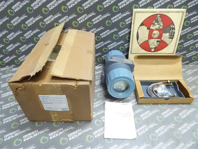 Foxboro 870EC-TFXXU-N*A Electronic Transmitter St.A Ref. No. 15511A01 New