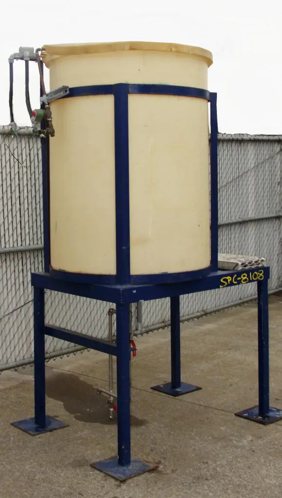 SPC8108  Tank 200 gallon vertical tank, poly