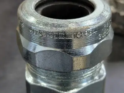 NEW THOMAS & BETTS ST075-467S