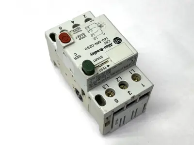 USED ALLEN-BRADLEY MANUAL STARTER 3-PHASE 600V 2.5A