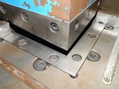 7.75" x 7.75" x .157" PROFAB MODEL HN-4200 HYDRAULIC NOTCHER