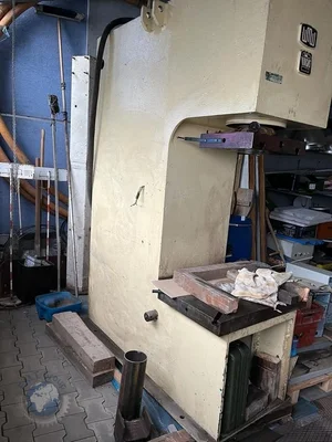Used 1987 ZEULENDORA PYE 40 N Hydraulic Presses | F.M.T. Group s.r.o. #1252999