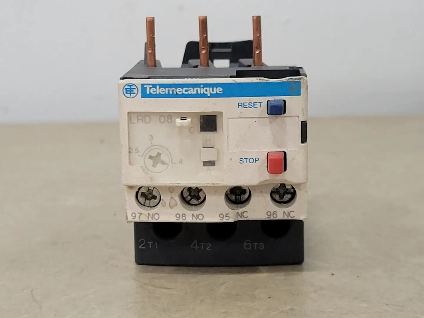 USED SCHNEIDER ELECTRIC LRD 08