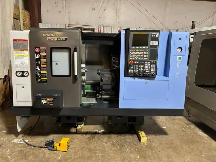 Used 2015 DOOSAN LYNX 220LMA CNC Lathes Illinois US | Lion Machinery #420297