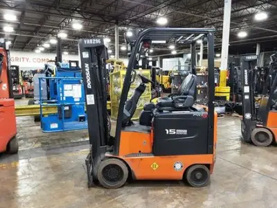 USED 2019 DOOSAN BC15S-5