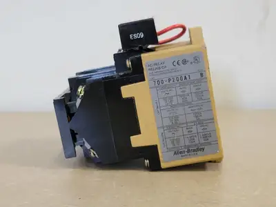 USED ALLEN-BRADLEY 700-P200A1