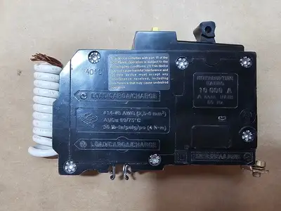 NEW SQUARE D QOB230GFI