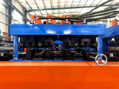 Quick Changeable C/Z Purlin Roll Forming Machine in China
