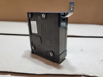 Used CUTLER-HAMMER BAB1015 Circuit Breakers British Columbia CA | Lenmark #1743342