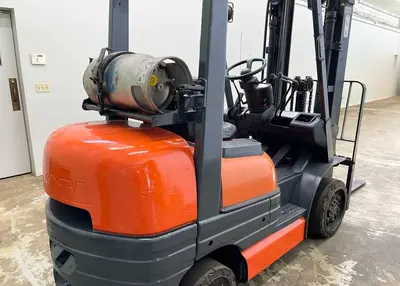 USED 1998 TOYOTA 42-6FGCU30