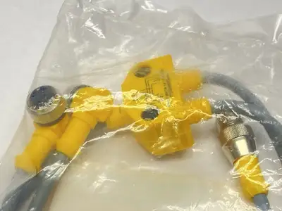 New | in-Stock TURCK DAISY CHAIN SPLITTER U0164-0 Misc Industrial Equipment | Maverick Industrial Sales #1100439