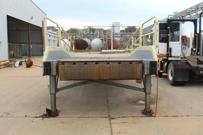 Leum Engineering LE 4180 Hydraulic Dock Ramp | Levy Recovery Group (3)